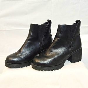 Mia Women’s Chelsea Boots Size 7